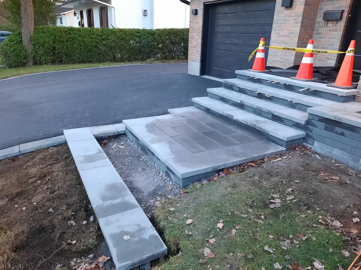 Marches en pavé-uni — détail