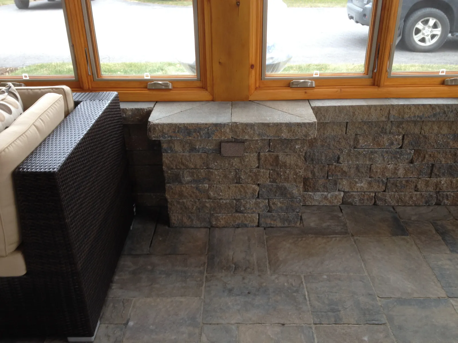 Détail muret en pierre naturelle